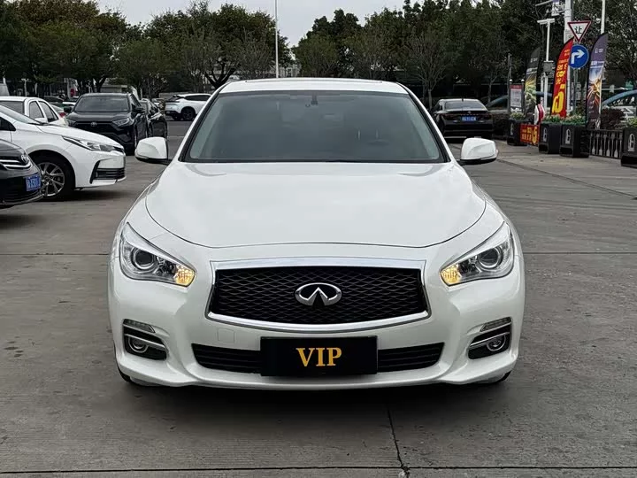Infiniti Q50L