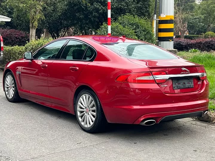 Jaguar XF