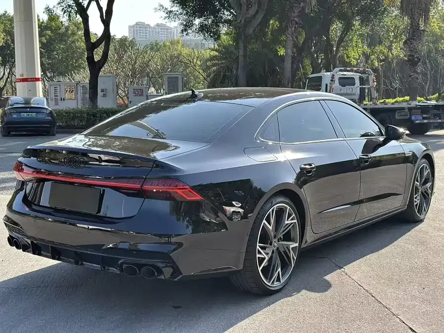 Audi A7L