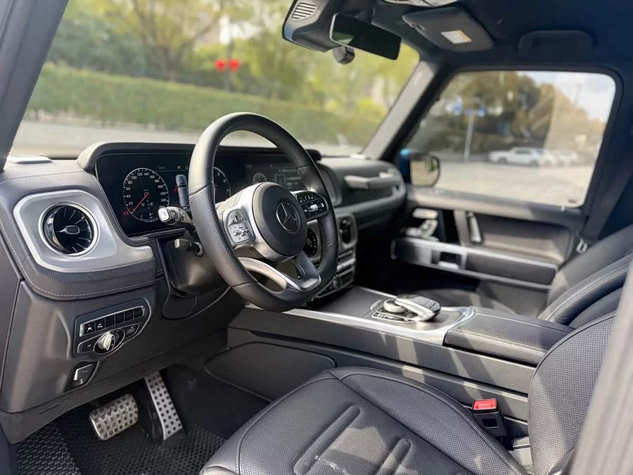 Mercedes Benz G-rated