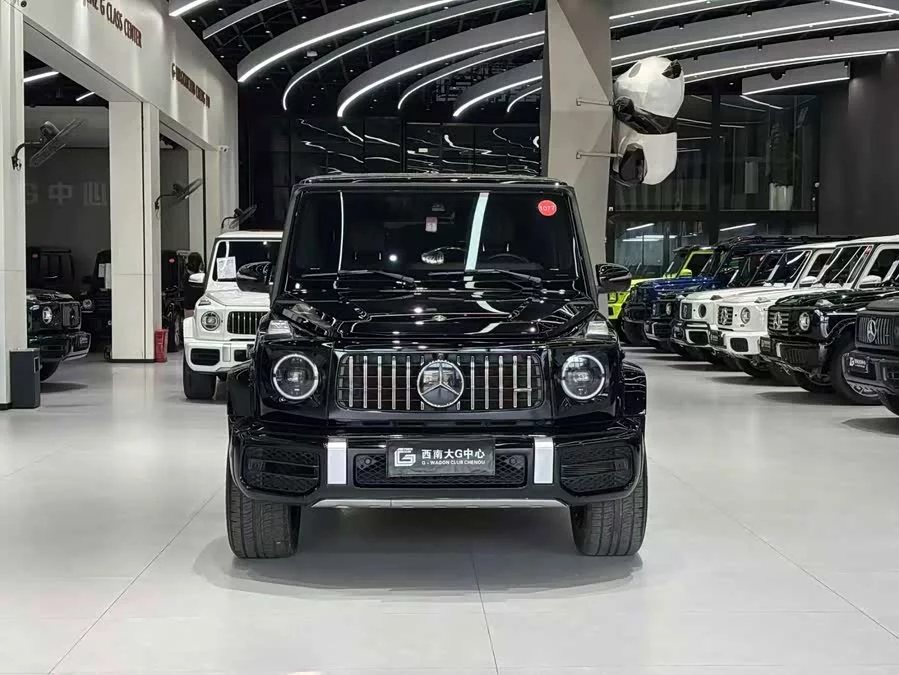 Mercedes Benz G-rated