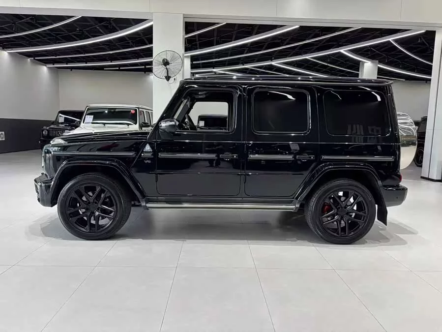 Mercedes Benz G-rated
