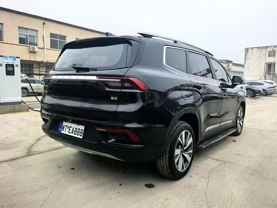 Geely Okavango