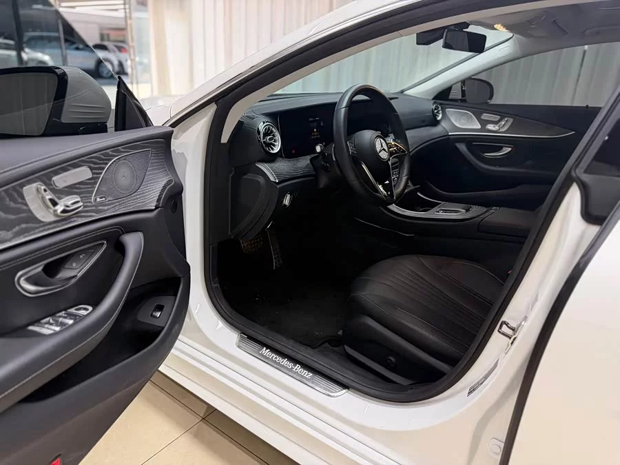Mercedes Benz CLS