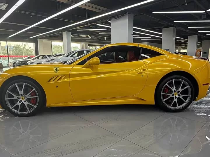 ferrari California T