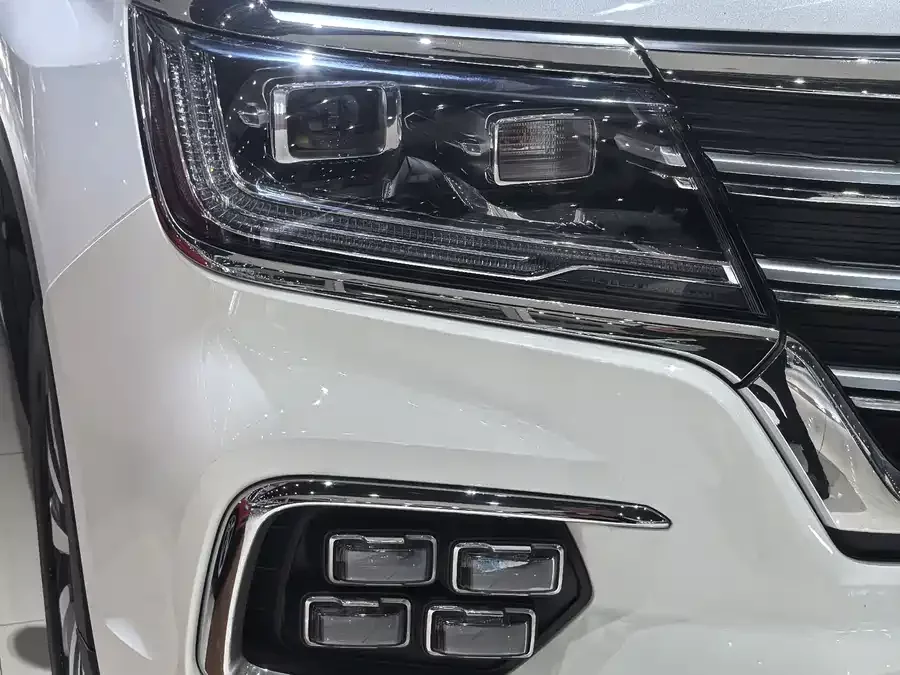 Roewe RX8