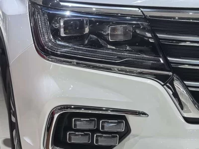 Roewe RX8