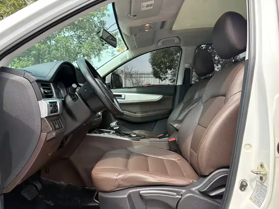 Dongfeng Jingyi X5