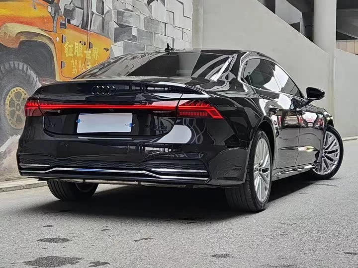 Audi A7L