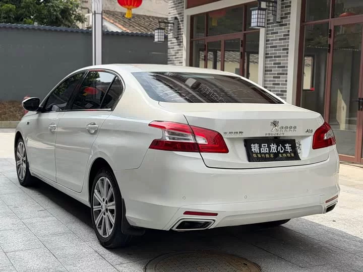Peugeot 408