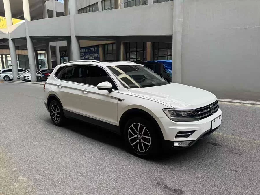 Volkswagen Tiguan L