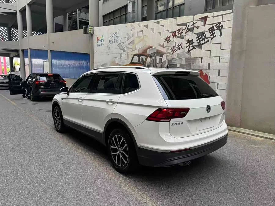 Volkswagen Tiguan L