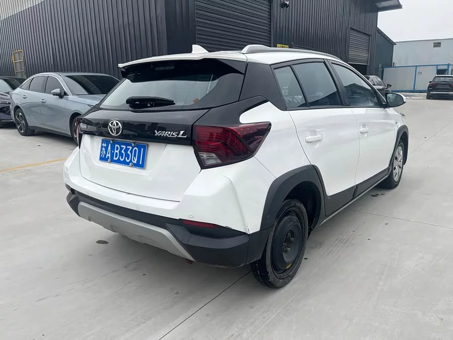Toyota YARiS L