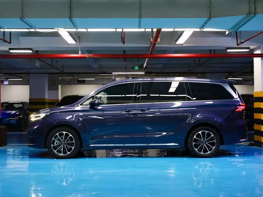 Roewe iMAX8