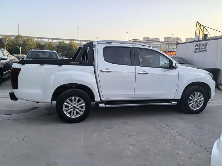 Isuzu D-MAX