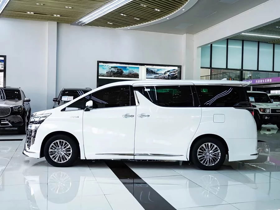Toyota Crown Vellfire