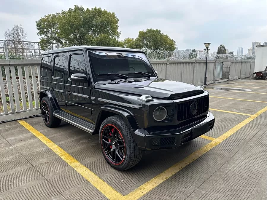 Mercedes Benz G-rated