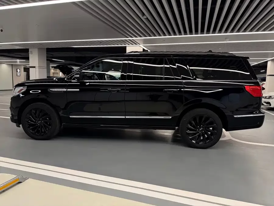 Lincoln Navigator