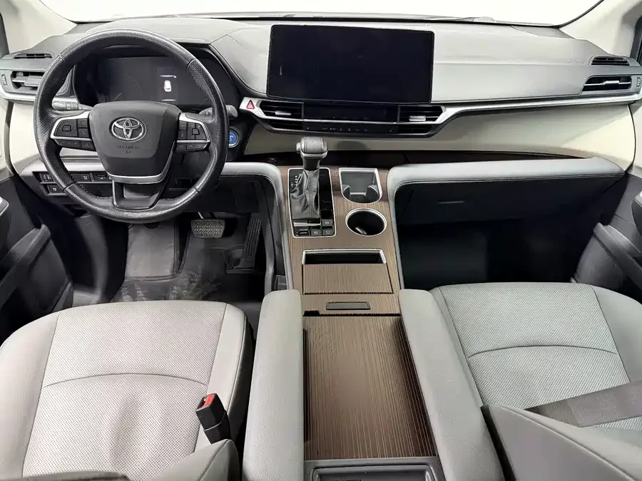 Toyota Granvia