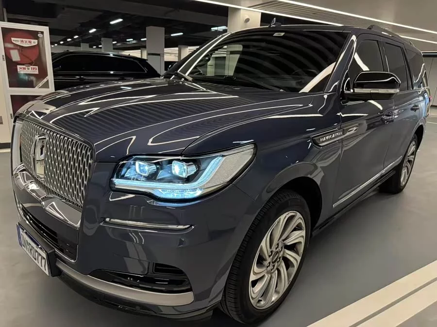 Lincoln Navigator