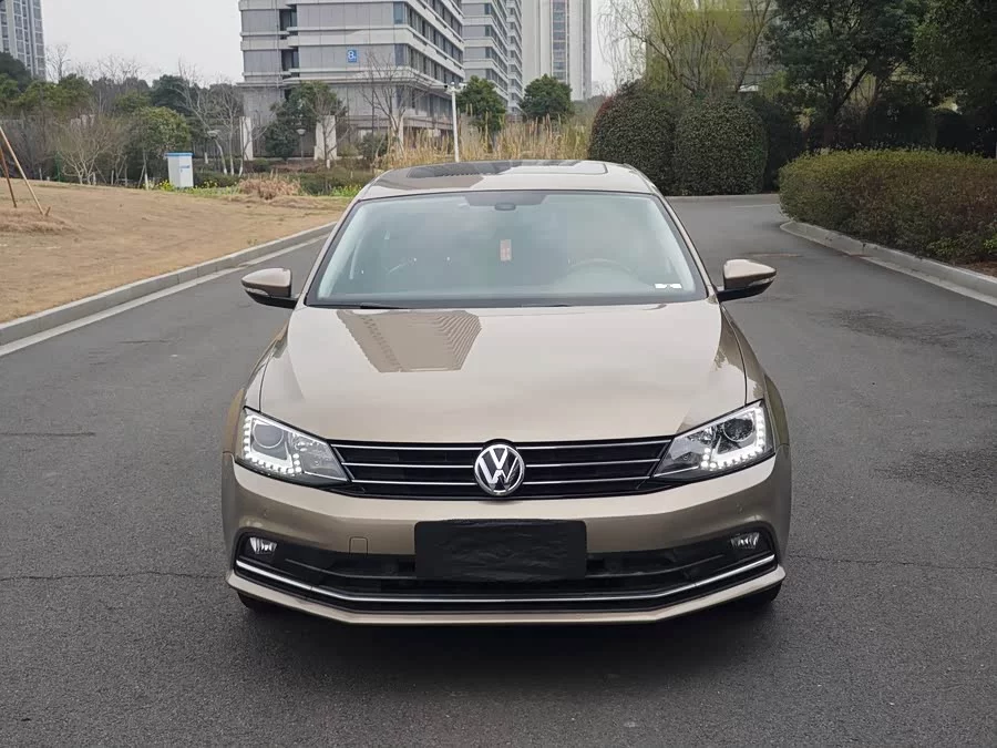 Volkswagen Sagitar