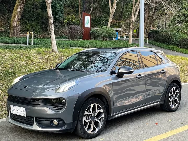 Lynk & Co 02