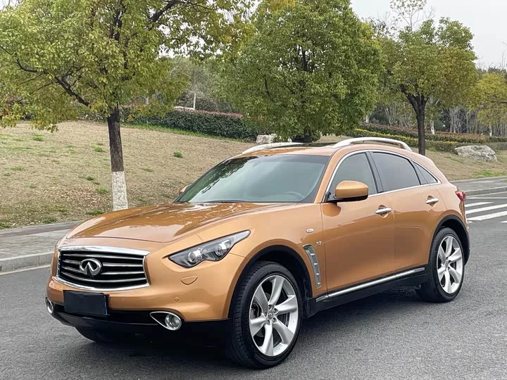 Infiniti QX70
