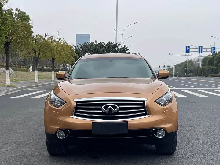 Infiniti QX70