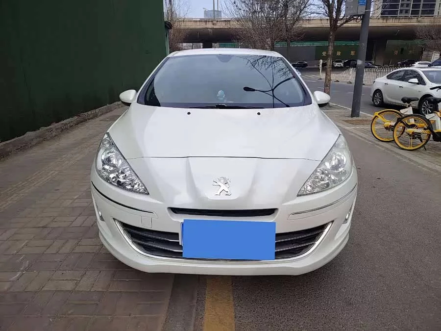 Peugeot 408
