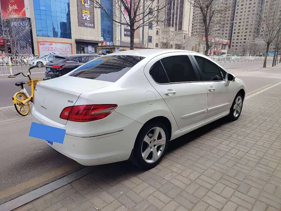 Peugeot 408