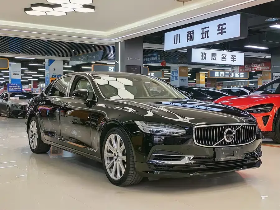 Volvo S90 plug-in hybrid