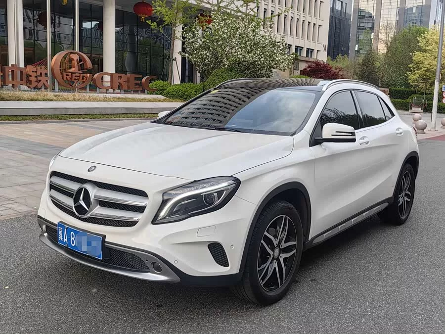 Mercedes Benz GLA