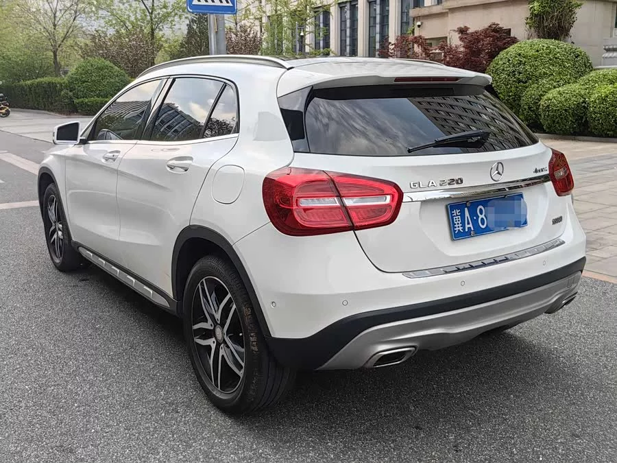 Mercedes Benz GLA