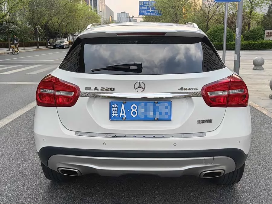 Mercedes Benz GLA