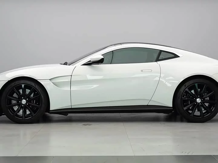 Aston Martin V8 Vantage
