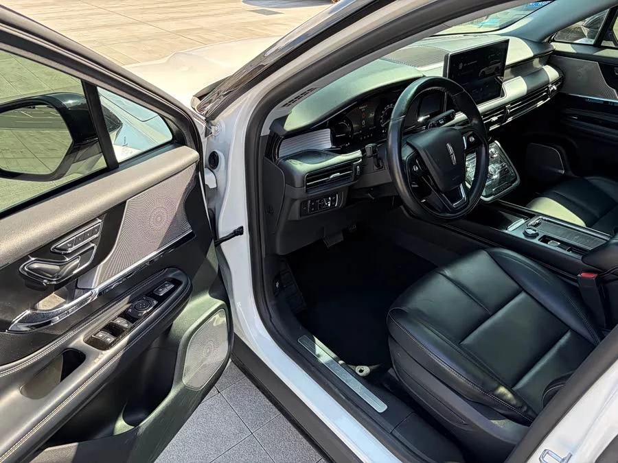 Lincoln Adventurer