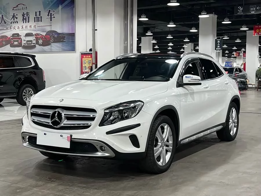 Mercedes Benz GLA