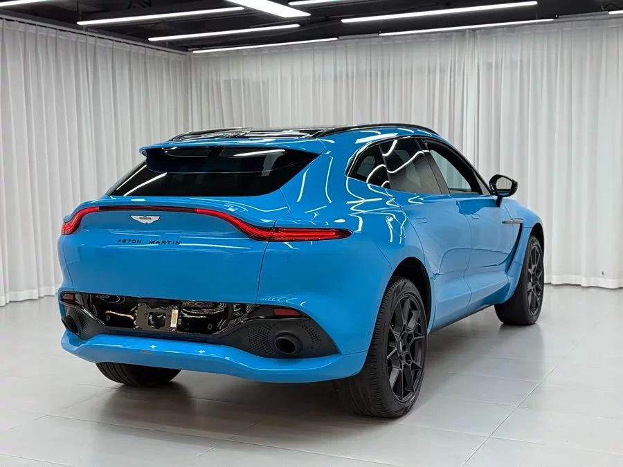 Aston Martin DBX