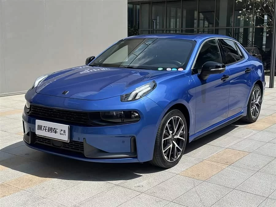 Lynk & Co 03