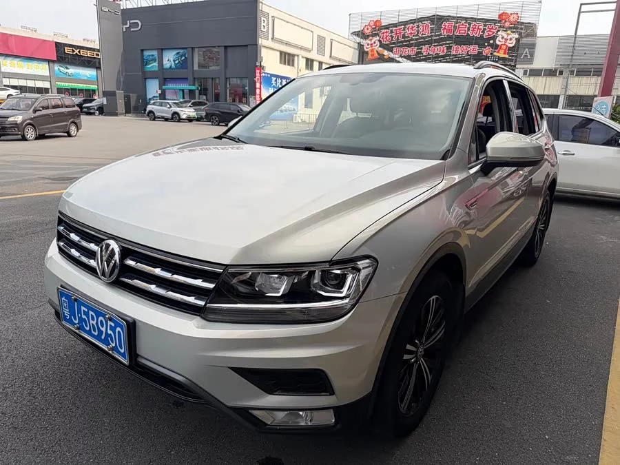 Volkswagen Tiguan L
