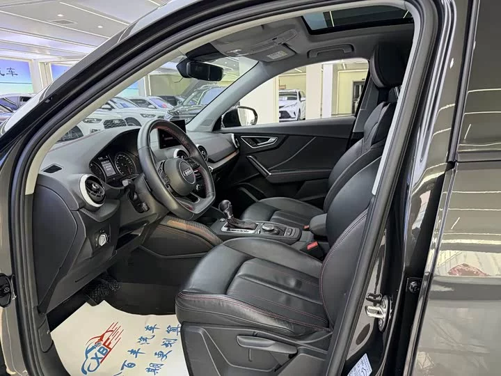 Audi Q2L
