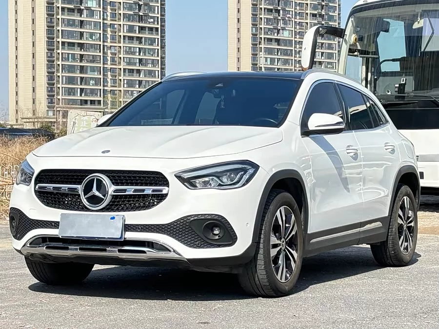 Mercedes Benz GLA