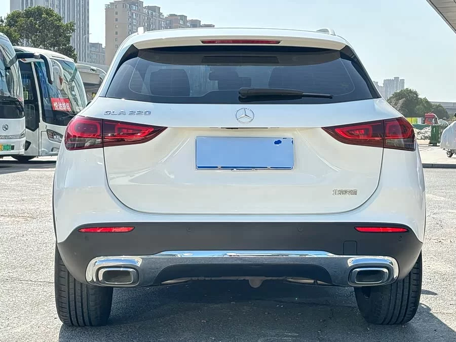 Mercedes Benz GLA