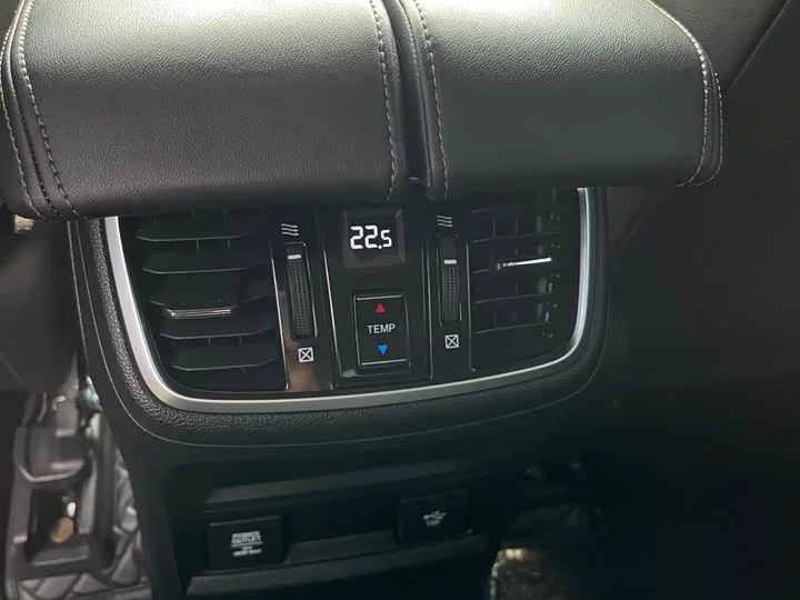 Honda Crown Road