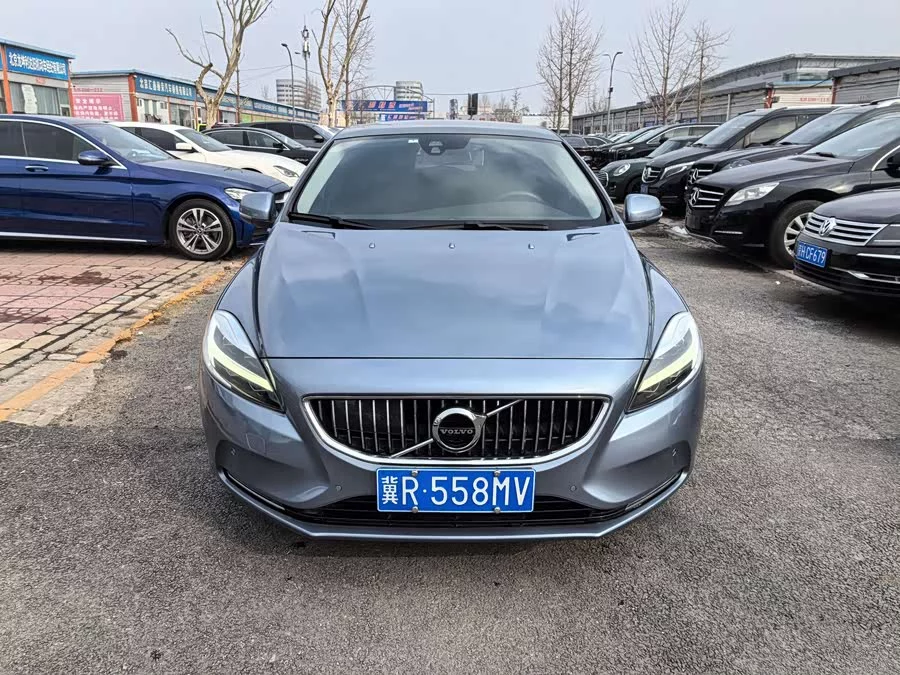 Volvo V40