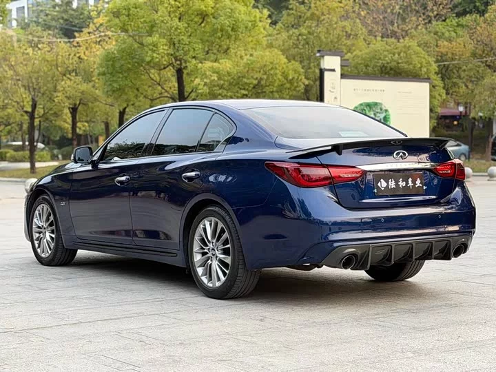 Infiniti Q50L