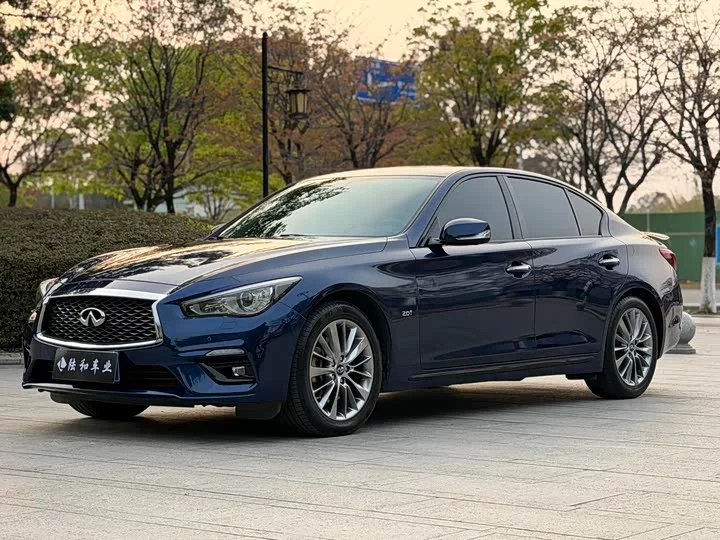 Infiniti Q50L