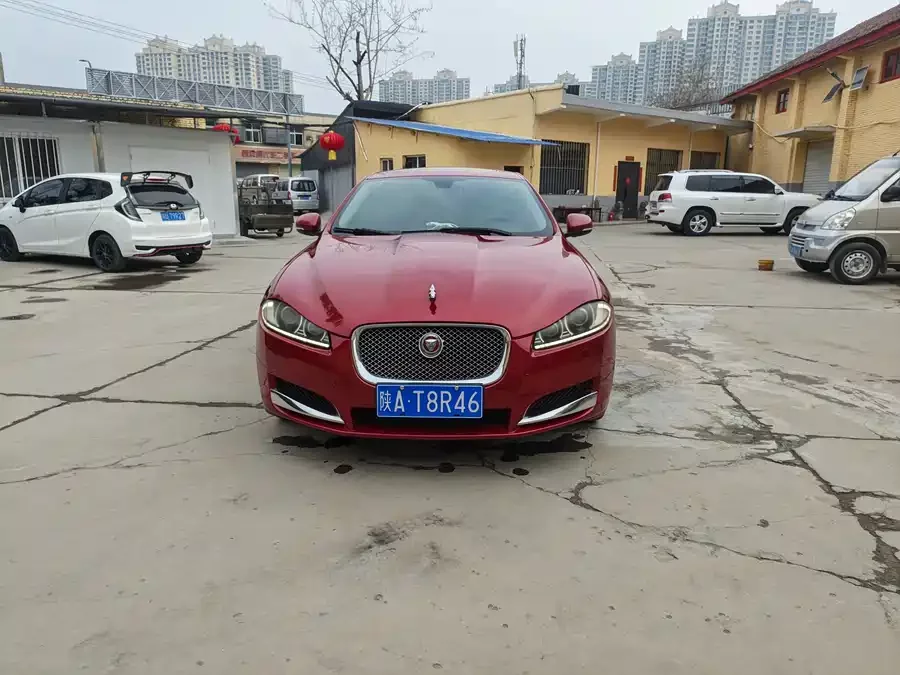 Jaguar XF