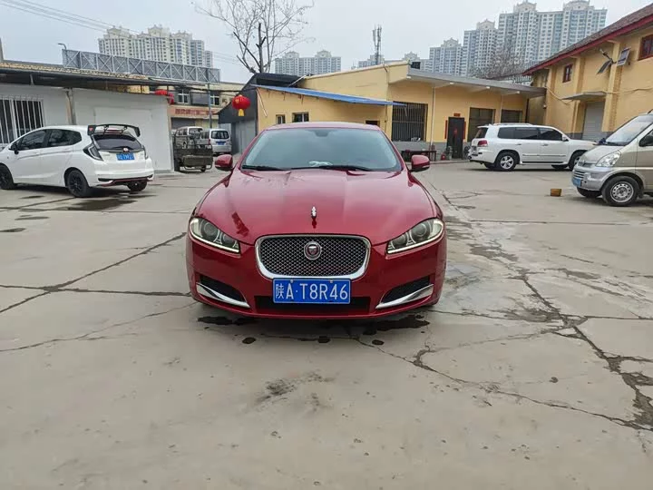 Jaguar XF