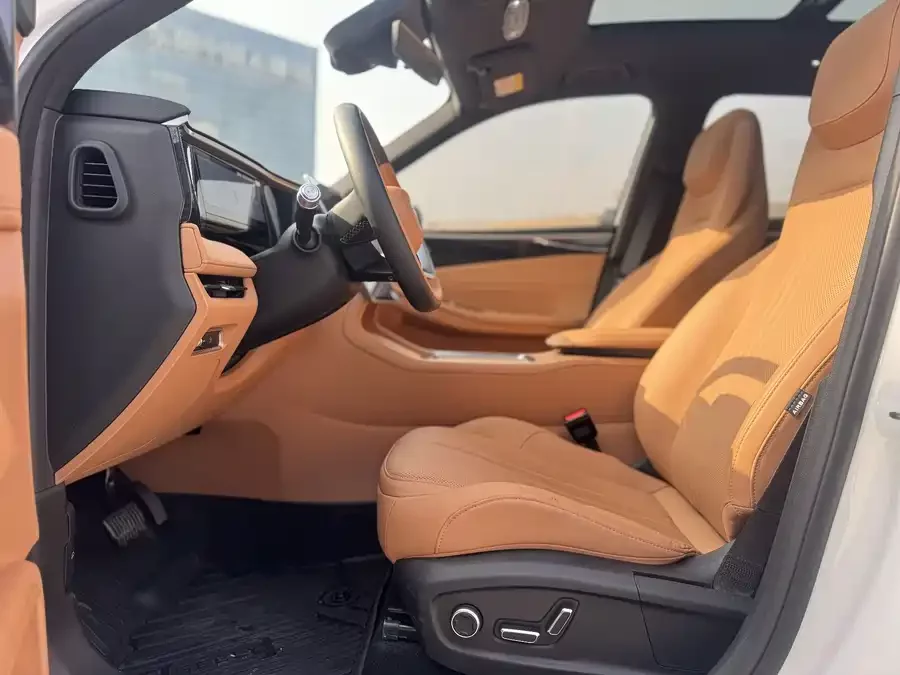 Geely Galaxy L7